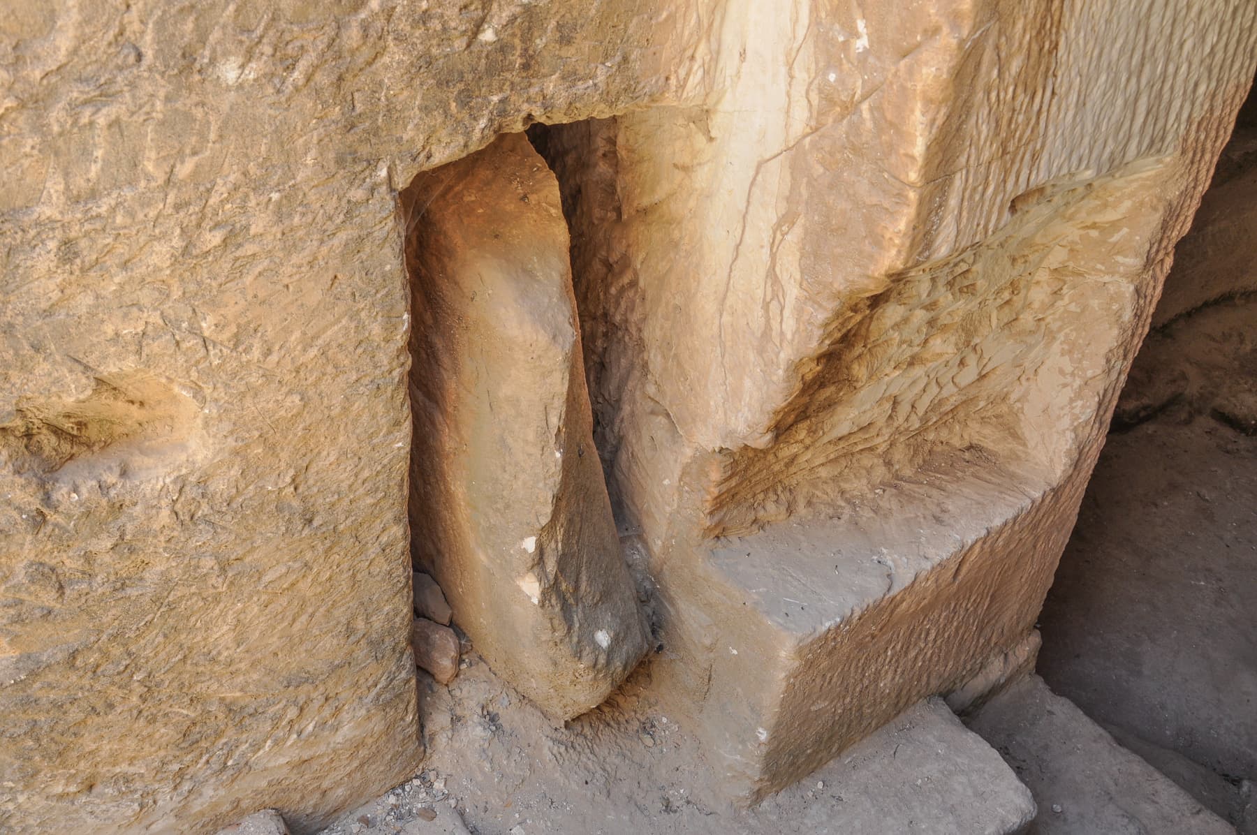 Tomb II Rolling Stone