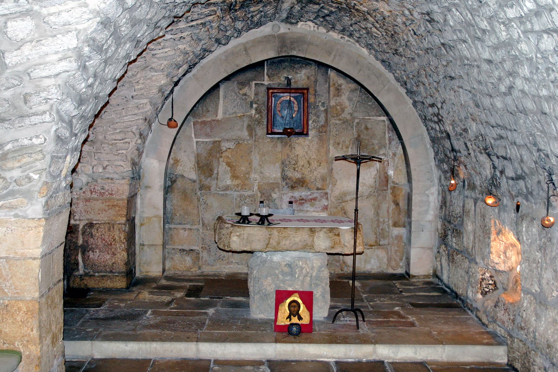 VI Altar