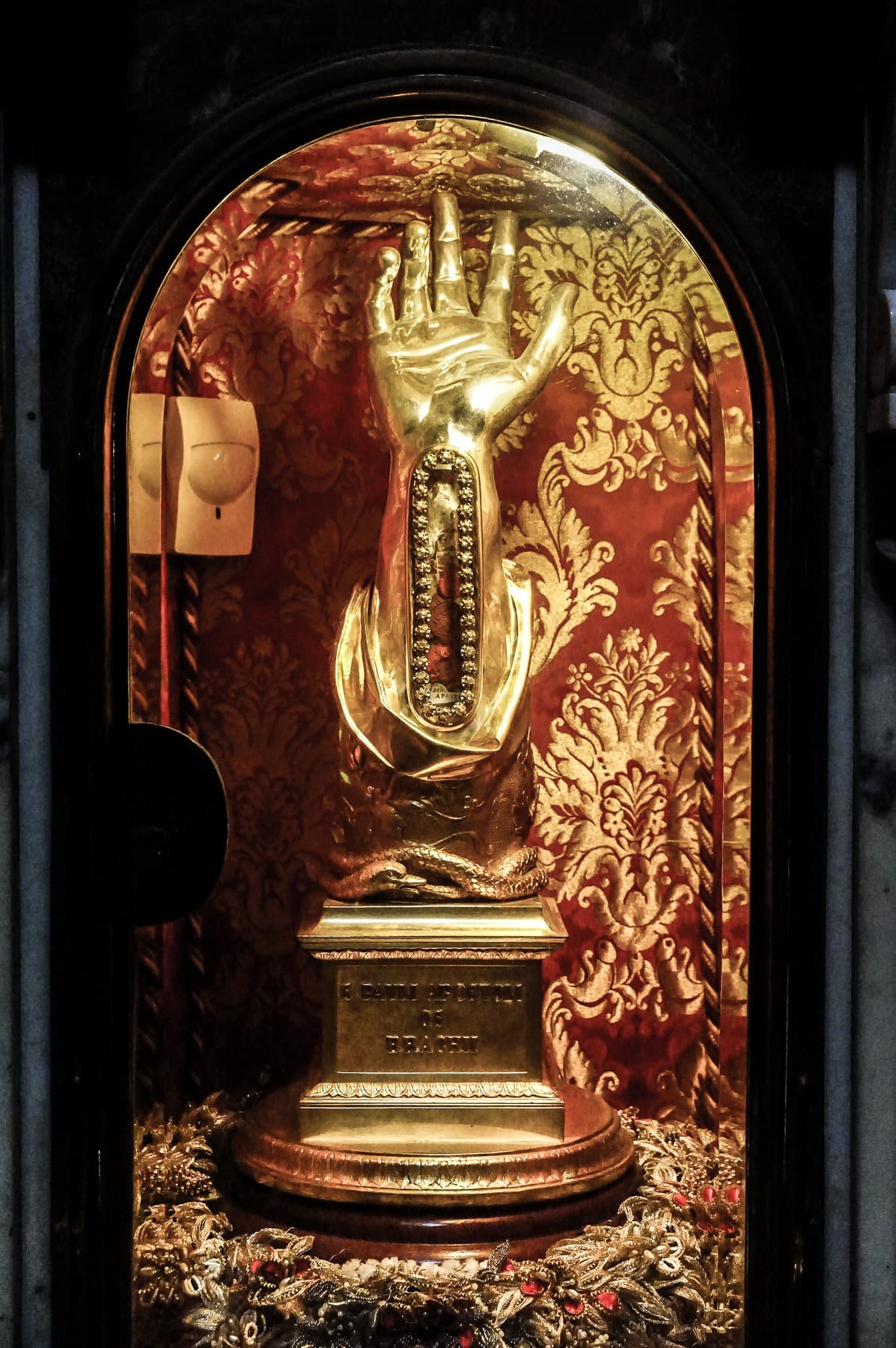 Wrist–bone Relic